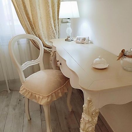 Alloggio Turistico Giulietta E Romeo - Intero Appartamento - Villafranca Di Verona, Zimmer, Holiday Rooms Extérieur photo