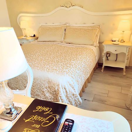Alloggio Turistico Giulietta E Romeo - Intero Appartamento - Villafranca Di Verona, Zimmer, Holiday Rooms Extérieur photo